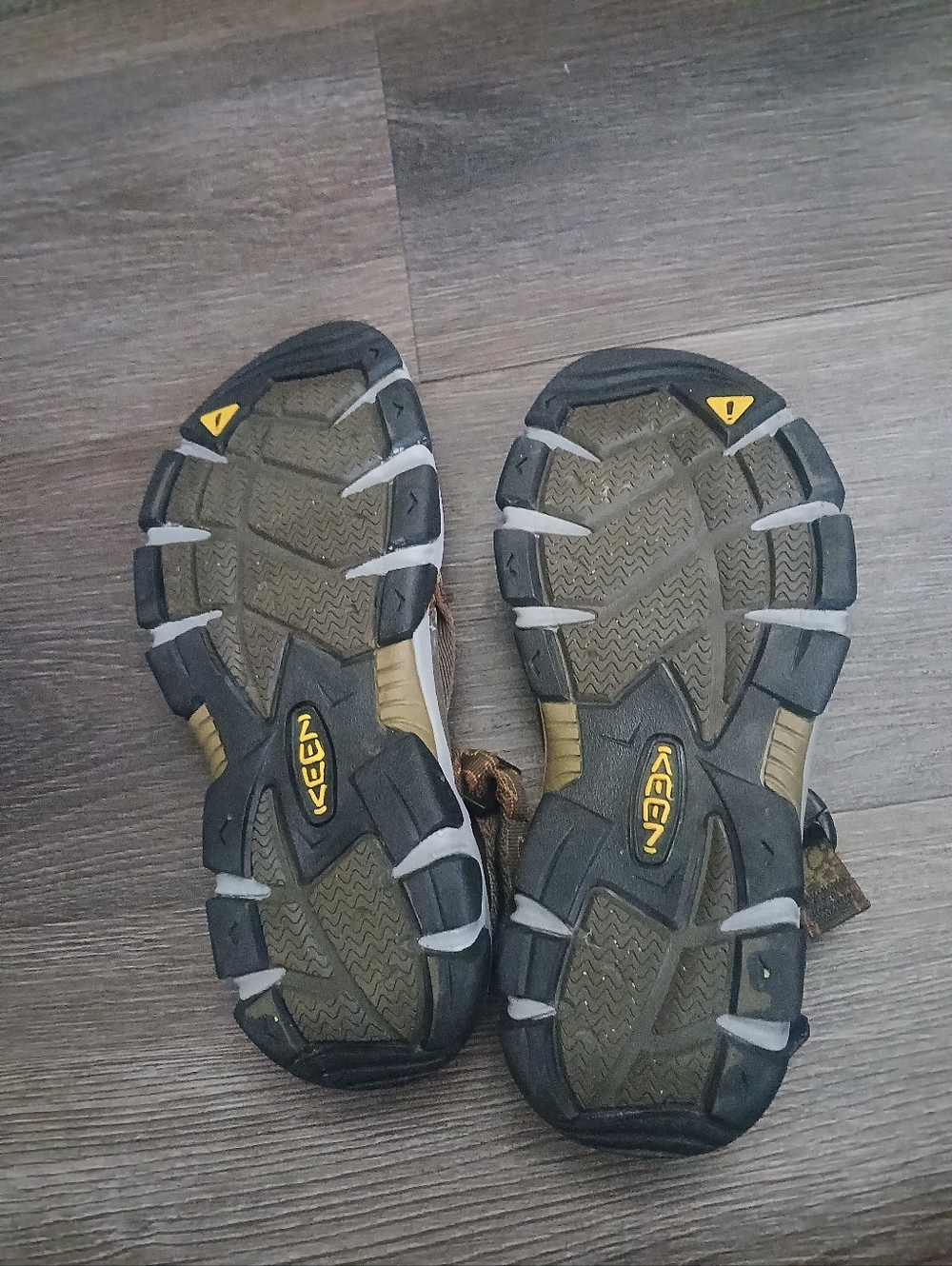 Keen open toe sandals Brown Green Floral slingback strap Buckle Closure Size 7.5 - Picture 4 of 5